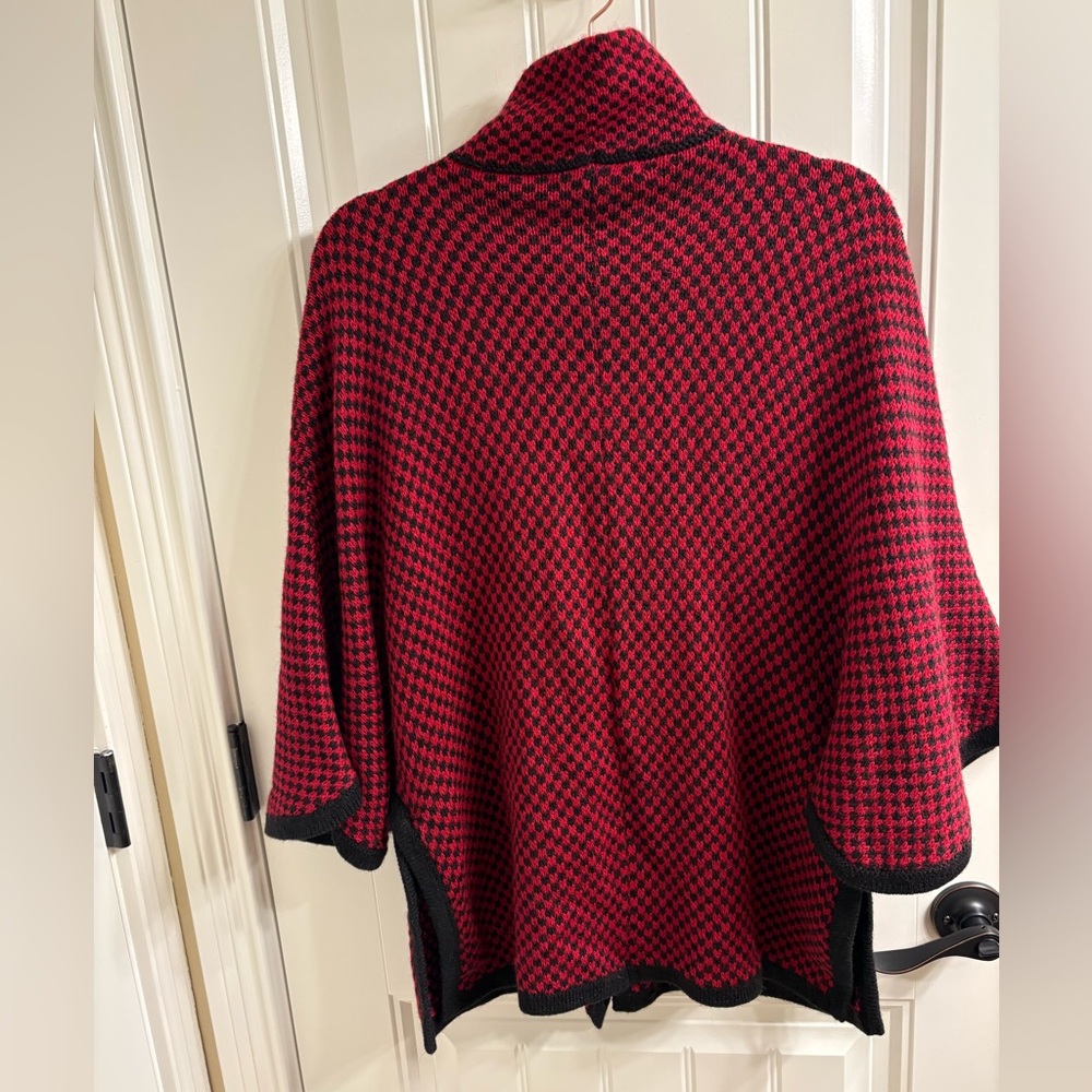 Linea Illari Sonccoy Alpaca Red Black Cape Poncho Made Peru Cape One Size Wool - Picture 3 of 11